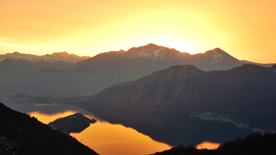 Sonnenaufgang in der Ferienwohnung am Comer See