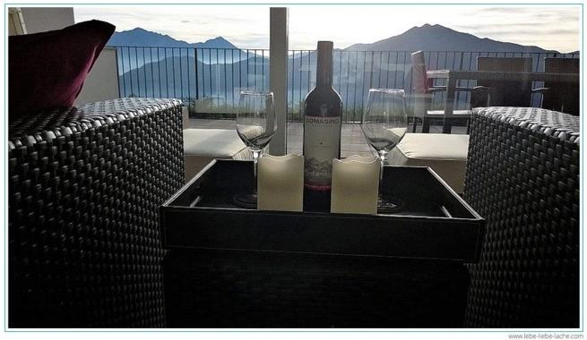 Tiefenentspannt bei Rotwein in der Ferienwohnung in Pigra am Comer See